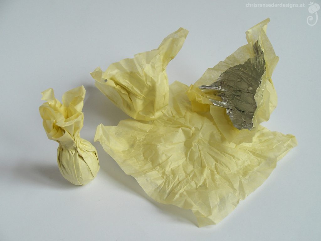 Chocolate wrappers. | Einwickelpapier von Pralinen.